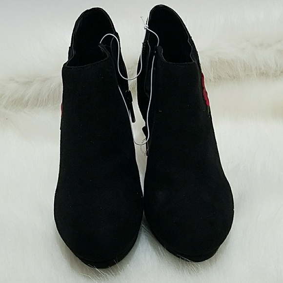 New! Impo Black heel booties. - Picture 2 of 3